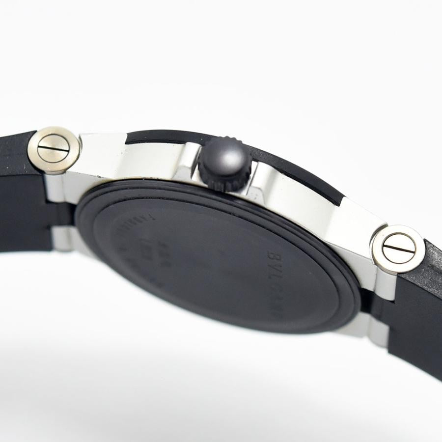 VINTAGE WATCHES FASHIONのブルガリ アルミニウム ウォッチ。アルミニウムケースとブラックラバーベルトの側面と裏蓋のディテール。