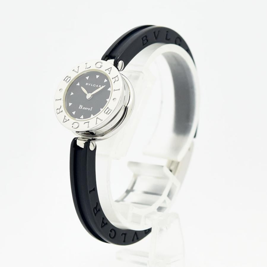 VINTAGE WATCHES FASHIONのBVLGARI B.zero1レディース腕時計。ブラックの文字盤とステンレススティール、ロゴ入りブラックストラップが特徴の洗練されたデザイン。