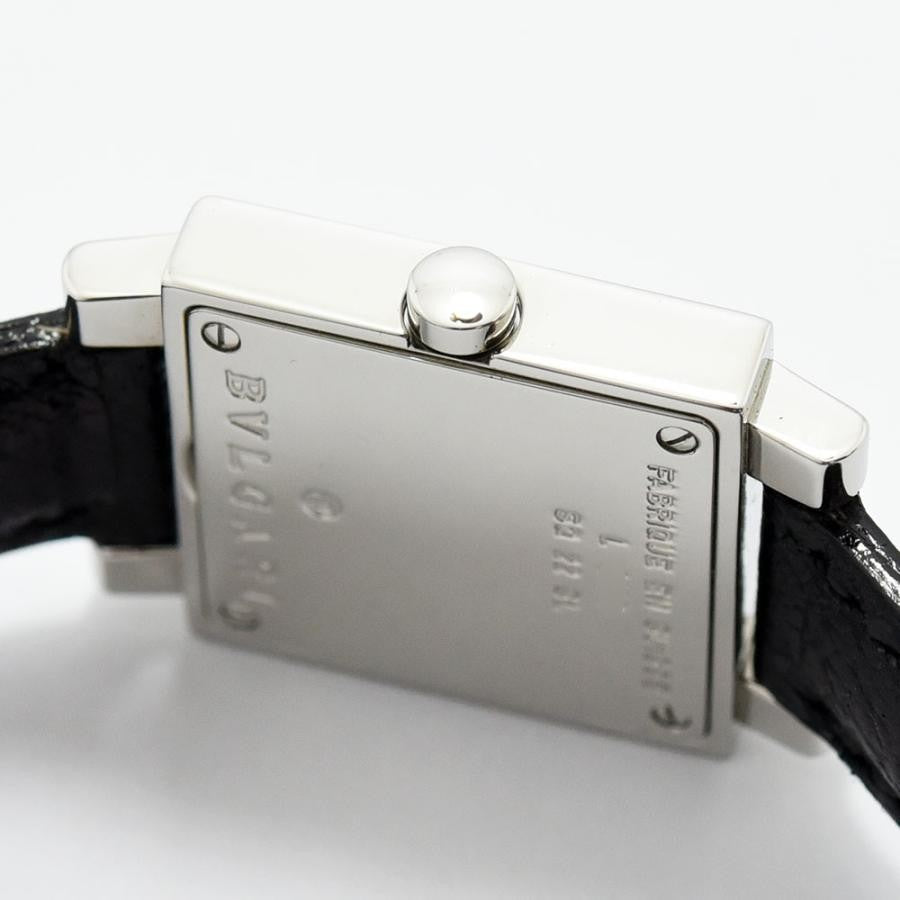 VINTAGE WATCHES FASHION ブルガリのスクエアフェイス腕時計。ブラックレザーベルト、シルバーケース。エレガントなデザイン。