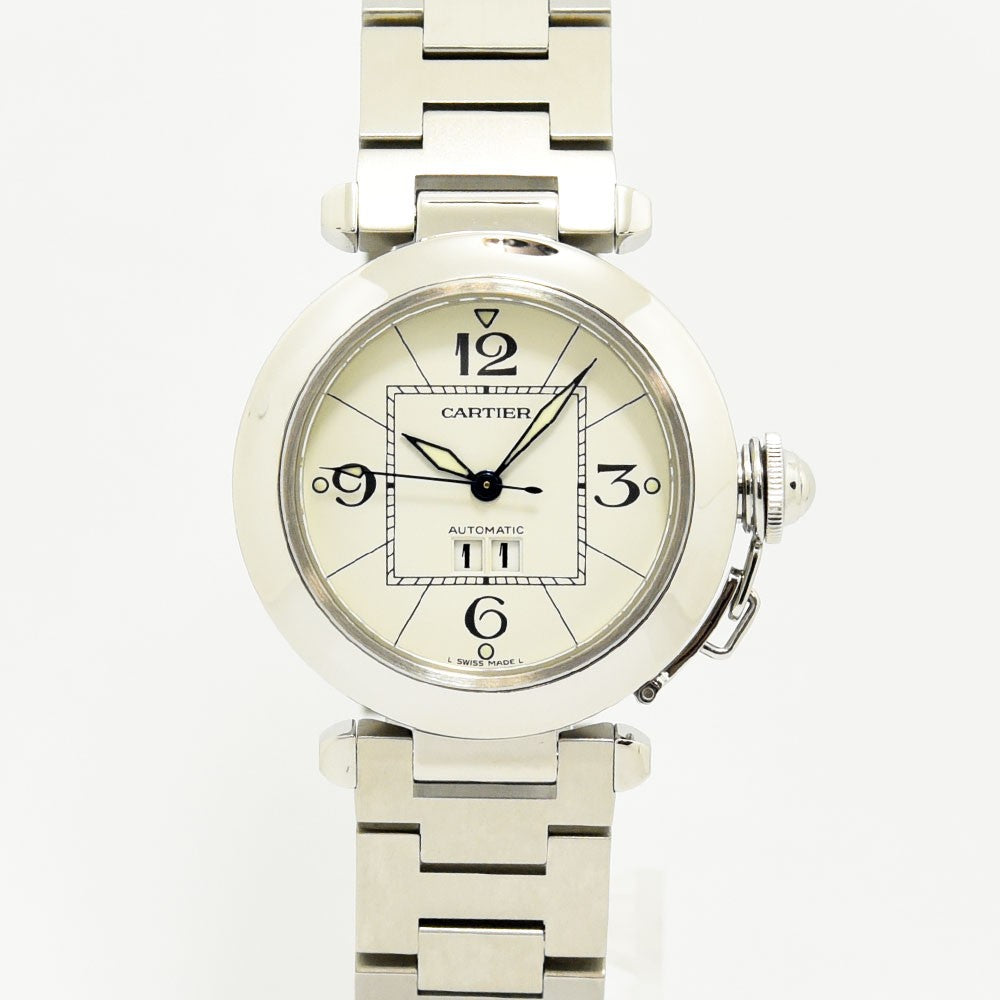 VINTAGE WATCHES FASHIONのカルティエ パシャ オートマティック ステンレススティール製腕時計。アイコニックな丸型ケースとチェーン付きリューズが特徴。