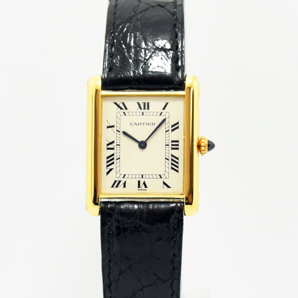 VINTAGE WATCHES FASHIONのCartier Tank Louis Cartier腕時計。18Kイエローゴールドのレクタンギュラーケースにブラックのアリゲーターレザーベルトを合わせたヴィンテージモデル。