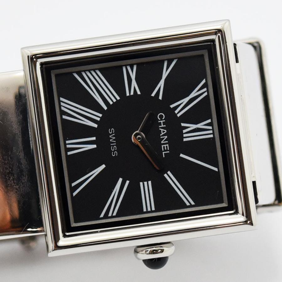 VINTAGE WATCHES FASHION シャネル レディース スクエアフェイス クォーツ 腕時計。ブラック文字盤にローマ数字インデックス、シルバーメタルブレスレット。
