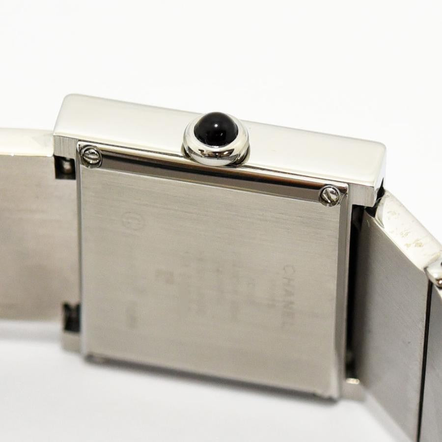 VINTAGE WATCHES FASHION シャネル レディース スクエアフェイス クォーツ 腕時計。シルバーメタル、ブラックフェイス、ローマ数字インデックス。