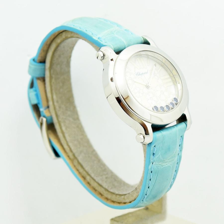 VINTAGE WATCHES FASHIONのショパール ハッピーダイヤモンド ウォッチ。白い文字盤に花柄のモチーフと5つの動くダイヤモンド。鮮やかなスカイブルーのクロコダイルエンボスレザーストラップ。