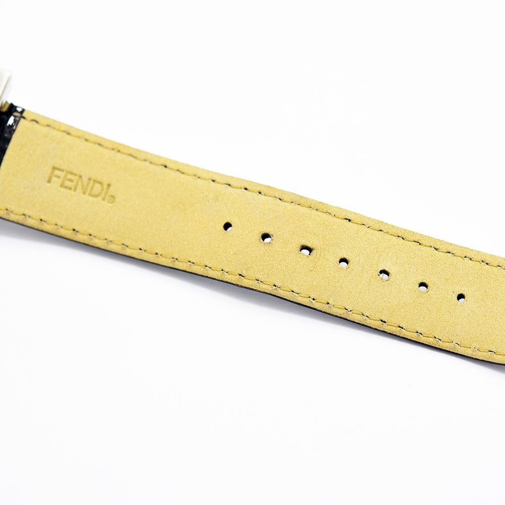 VINTAGE WATCHES FASHIONのFENDIスクエアウォッチ用ブラックレザーベルトの裏面、FENDIのロゴ刻印入り