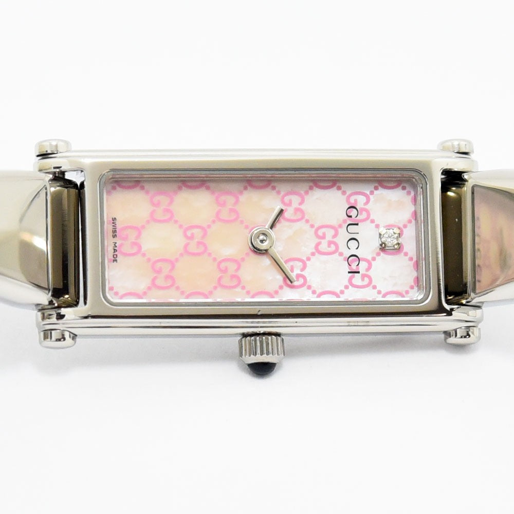 VINTAGE WATCHES FASHIONのGUCCI 1500Lレディースバングルウォッチ。ピンクのGGパターン文字盤にダイヤモンドが輝くステンレス製腕時計