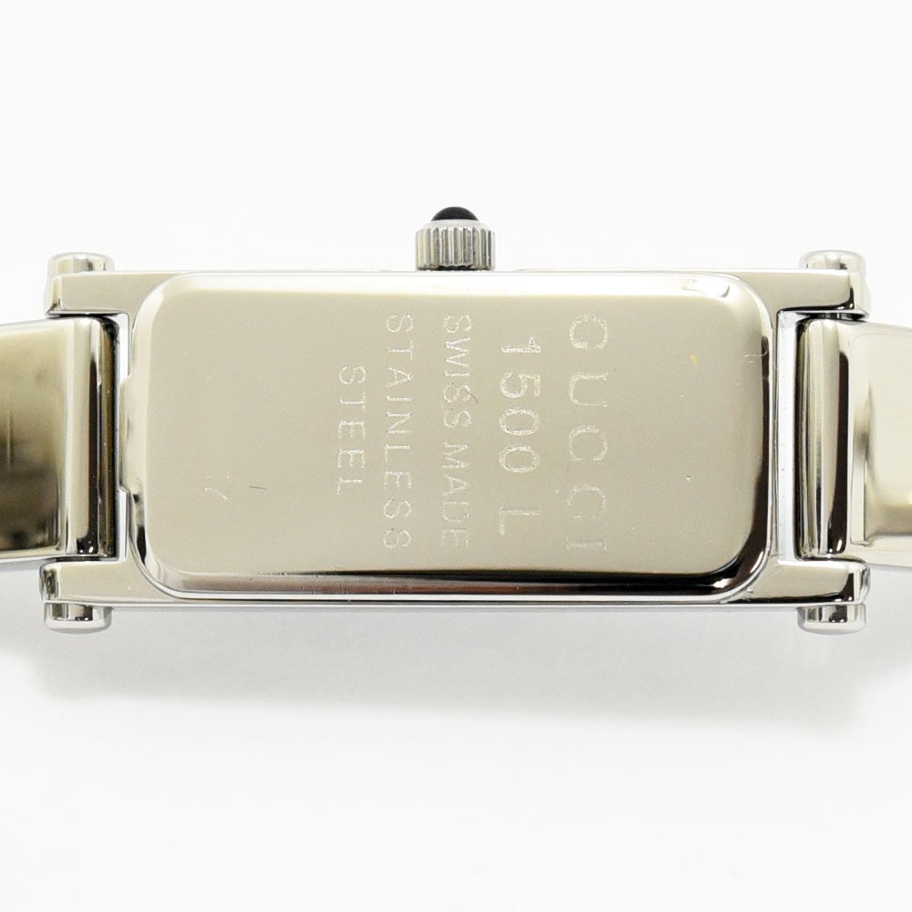 VINTAGE WATCHES FASHIONのGUCCI 1500Lレディース腕時計のステンレス製ケース裏蓋。モデル名とスイスメイドの刻印が鮮明に確認できる