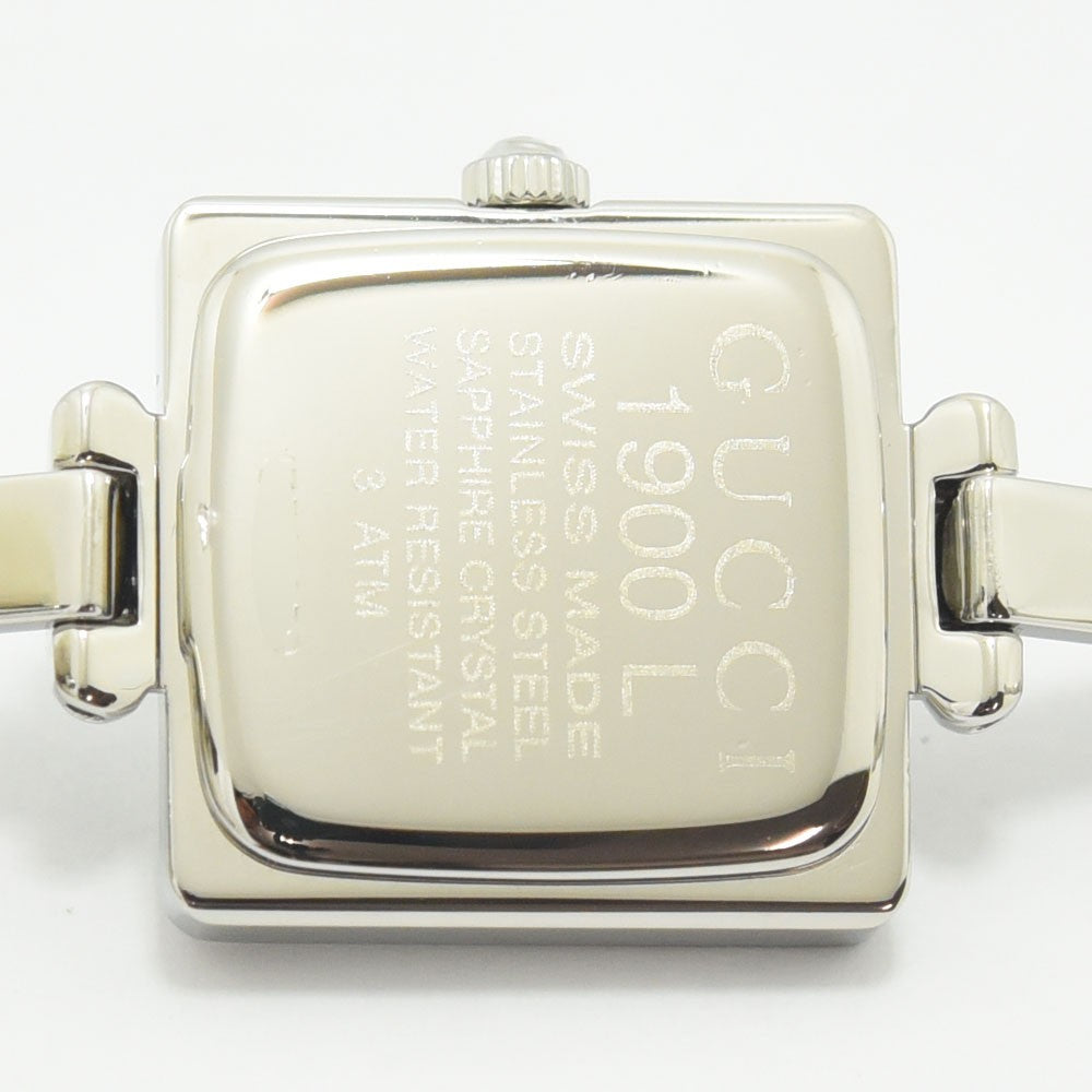 VINTAGE WATCHES FASHIONのGUCCI 1900Lレディース腕時計。シルバーのステンレス製スクエアケース裏蓋の刻印詳細。
