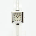 VINTAGE WATCHES FASHIONのGUCCI 1900Lスクエアバングルウォッチ。シルバーのステンレス製でミニマルなデザインのレディース腕時計。