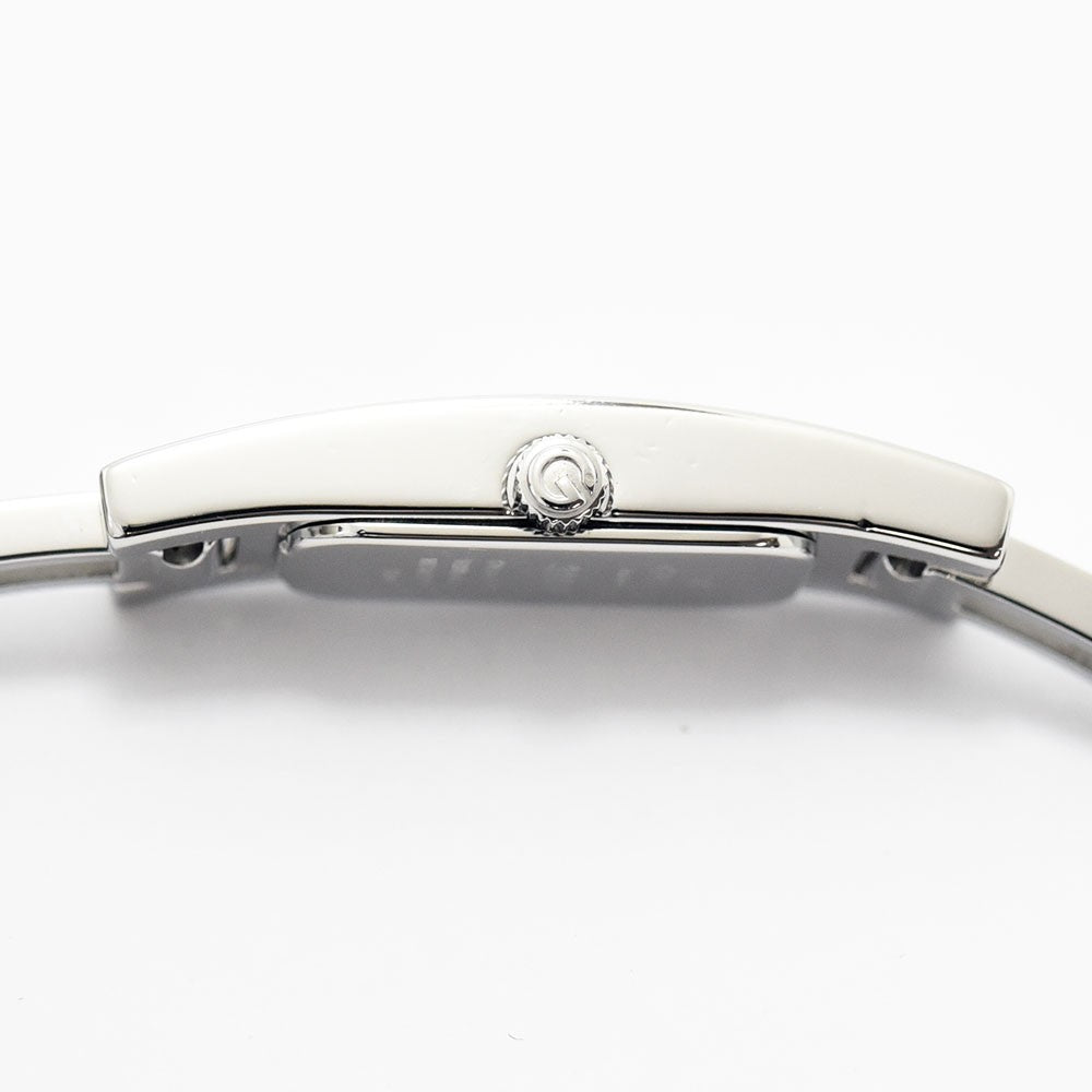 VINTAGE WATCHES FASHIONのGUCCI 3900Lレディース腕時計。ステンレススチール製レクタングルケースの側面とロゴ入りリューズ。