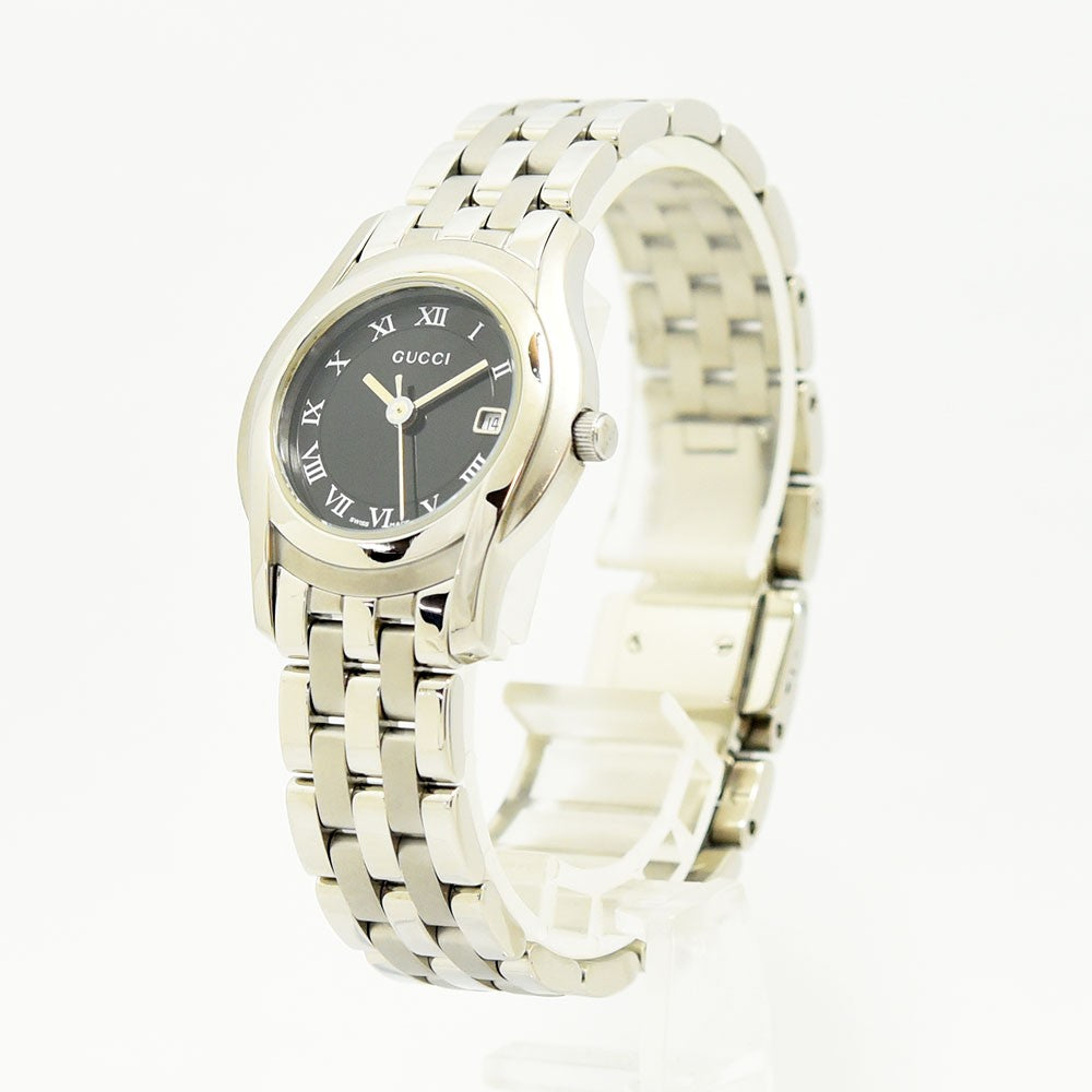 VINTAGE WATCHES FASHIONのGucci 5500Lレディース腕時計。ブラック文字盤にローマ数字、シルバーのステンレススチール製ブレスレットが特徴。