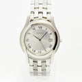VINTAGE WATCHES FASHIONのGUCCI 5500Mメンズ腕時計。シルバーのステンレススチール製でローマ数字インデックスと日付表示付き。