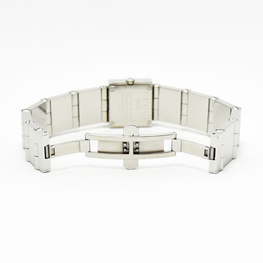 VINTAGE WATCHES FASHIONのGUCCI 600Lレディースウォッチ、シルバーのステンレススチール製スクエアケースとバックル部分