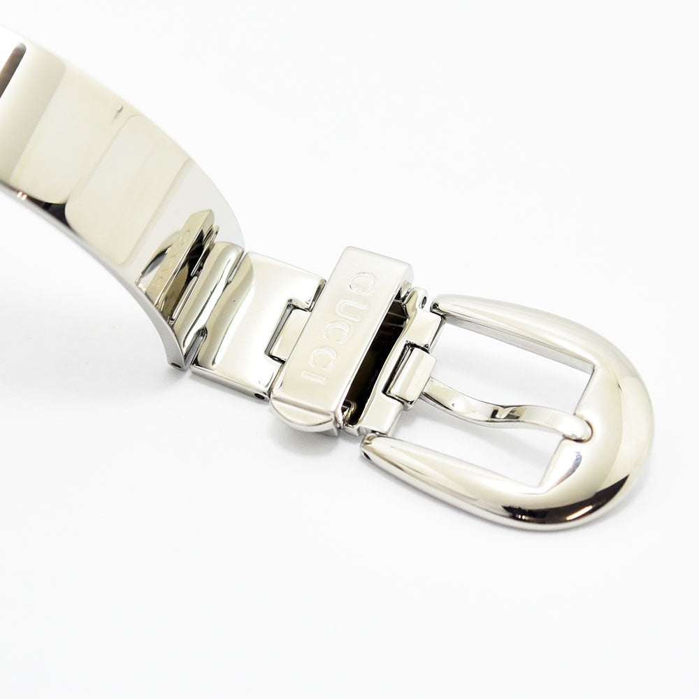 VINTAGE WATCHES FASHIONのGUCCI 6700Lレディース腕時計、光沢のあるステンレススチール製バングルベルトのバックル部分