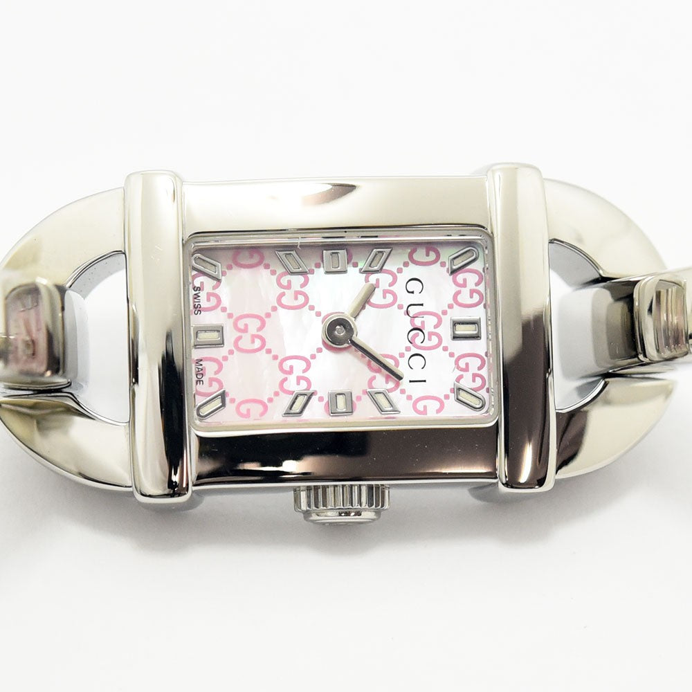 VINTAGE WATCHES FASHIONのGUCCI 6800Lレディース腕時計。シルバーのステンレス製バングルとピンクのGGパターン文字盤が特徴。
