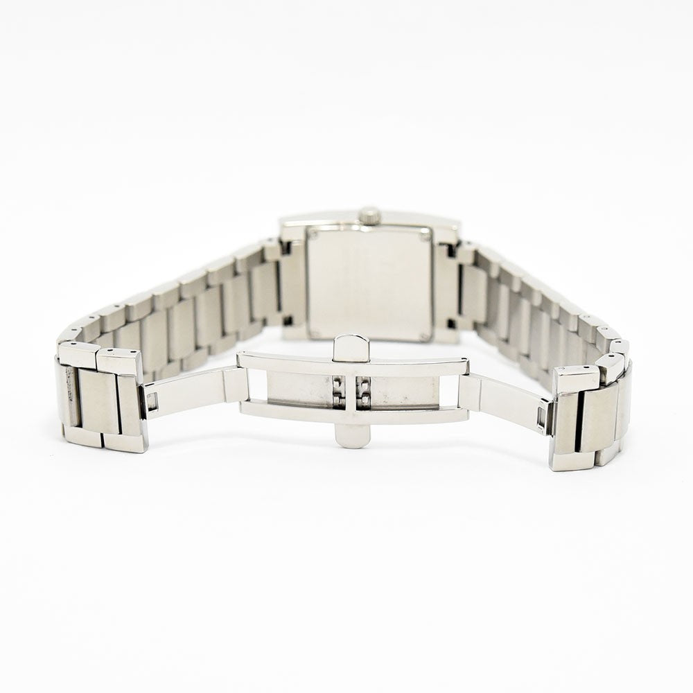 VINTAGE WATCHES FASHIONのGUCCI 7700Lレディース腕時計。ステンレススチール製ブレスレットのバックル部分を開いた背面図。