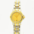 VINTAGE WATCHES FASHIONのGUCCIレディース腕時計。シルバーとゴールドのコンビカラー、ステンレススチール製、デイト表示付き。