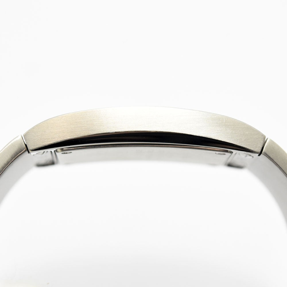 VINTAGE WATCHES FASHIONのGucci 2400Lバングルウォッチ。マットな質感のステンレススチール製ブレスレットが特徴的なレディース腕時計。