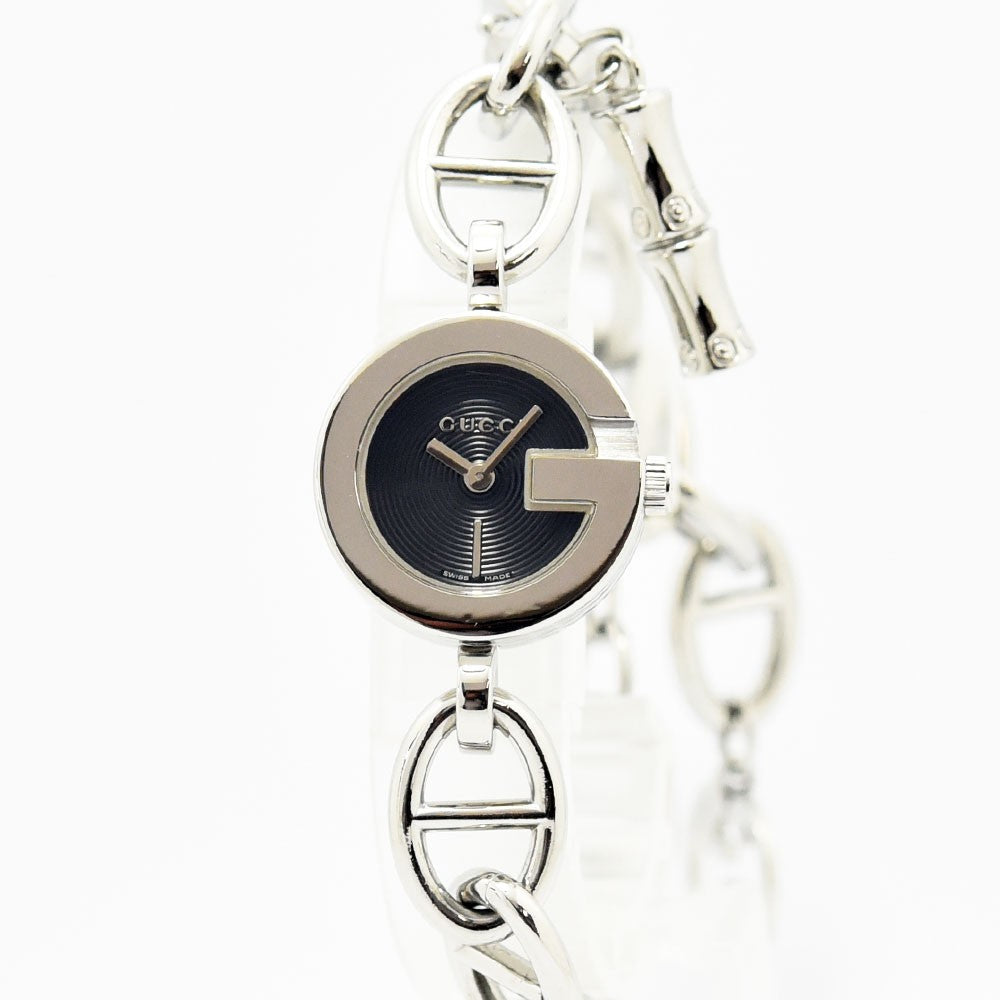 VINTAGE WATCHES FASHIONのGUCCIレディースチェーンブレスレットウォッチ。Gロゴベゼルとブラック文字盤、ステンレス製のバンブーモチーフチェーンが特徴のエレガントな腕時計。