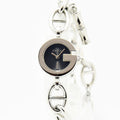 VINTAGE WATCHES FASHIONのGUCCIレディースチェーンブレスレットウォッチ。Gロゴベゼルとブラック文字盤、ステンレス製のバンブーモチーフチェーンが特徴のエレガントな腕時計。