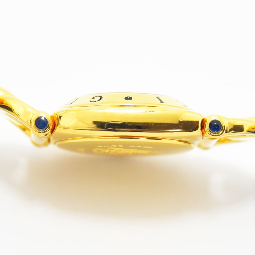 VINTAGE WATCHES FASHIONのGucciレディース腕時計。ゴールドトーンのケース側面とブルーのアクセントが特徴的な高級感あるデザイン。