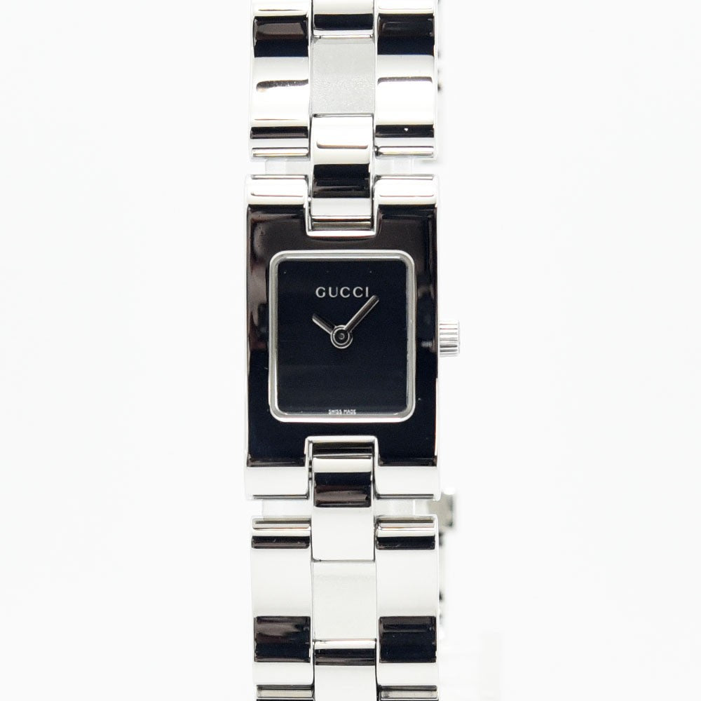 VINTAGE WATCHES FASHIONのGucci 2305Lレディース腕時計。シルバーのステンレススチール製ブレスレットとミニマルなブラック文字盤が特徴。