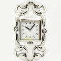 VINTAGE WATCHES FASHIONのGUCCIレディース腕時計。ホースビットモチーフのシルバー製ステンレススチールブレスレットとスクエア型ホワイト文字盤が特徴。
