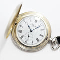 VINTAGE WATCHES FASHIONのロンジン製アウグスト・アガシ記念懐中時計。シルバーケース、ローマ数字の文字盤、ブルーの針。裏蓋に肖像と年号のエッチング。