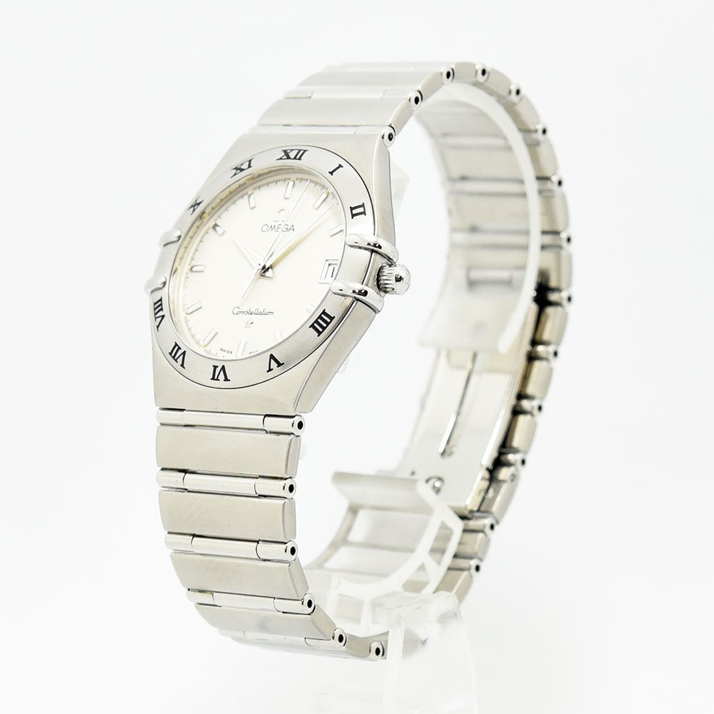 VINTAGE WATCHES FASHIONのOMEGAコンステレーション。シルバーのステンレススティール製ケースとブレスレットが特徴的な、ローマ数字インデックスの洗練された腕時計。