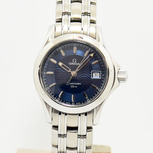 VINTAGE WATCHES FASHIONのOMEGAシーマスター120m。波模様のブルー文字盤とステンレススチール製ブレスレットが特徴の腕時計。