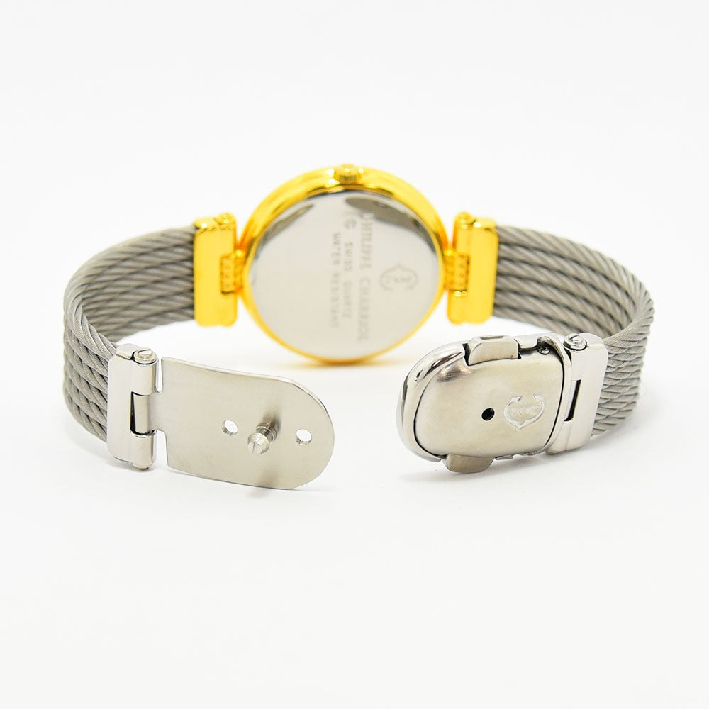 VINTAGE WATCHES FASHIONのPHILIPPE CHARRIOLレディース腕時計。アイコニックなワイヤーバンドとゴールドカラーのケースバックが特徴的なエレガントなデザイン。