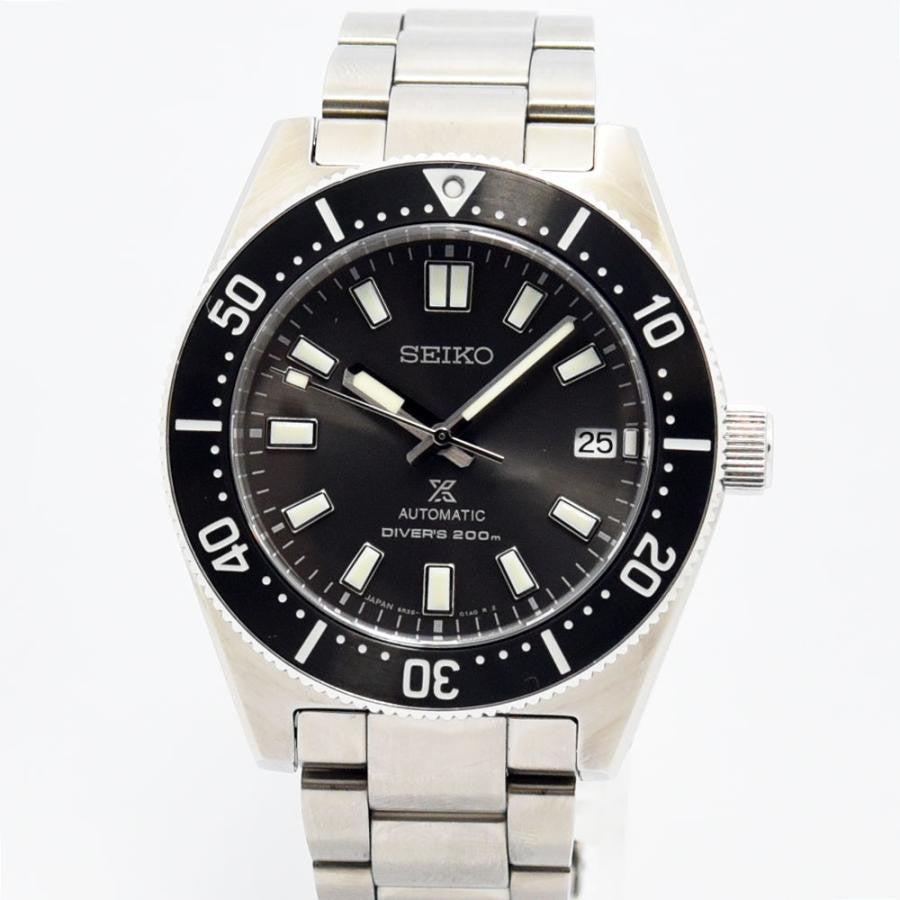 VINTAGE WATCHES FASHIONのセイコー自動巻きダイバーズウォッチ。ダークグレーの文字盤、回転ベゼル、ステンレススチール製ブレスレット。