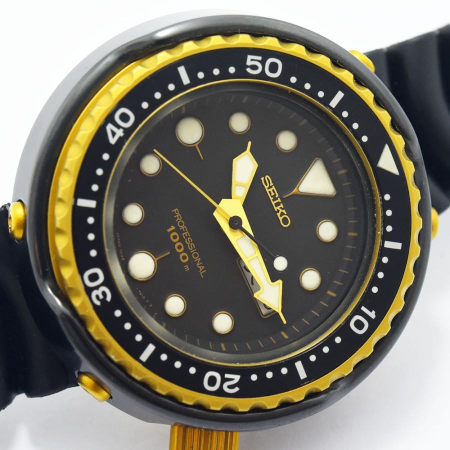 VINTAGE WATCHES FASHION プロフェッショナル1000mダイバーズウォッチ。ブラックダイヤル、イエローインデックス、ラバーベルト。