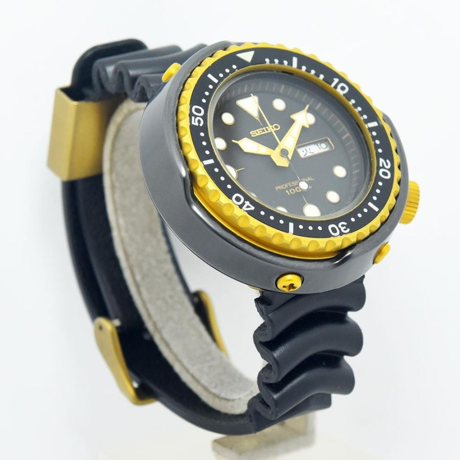 VINTAGE WATCHES FASHION プロフェッショナルダイバーズウォッチ。ブラックダイヤル、イエローインデックス、ラバーベルト。1000m防水。